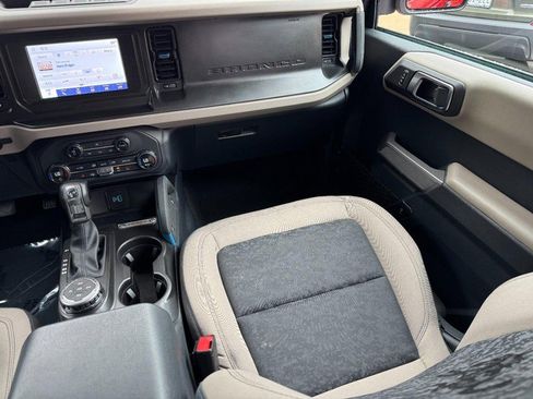 Used 2023 Ford Bronco Wildtrak image 15