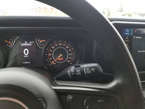 Used 2024 Jeep Wrangler Sport AWD/4WD image 17