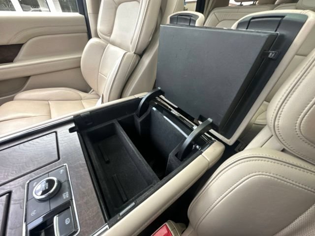 Used 2018 Lincoln Navigator Reserve w/ Technology Package AWD/4WD image 22