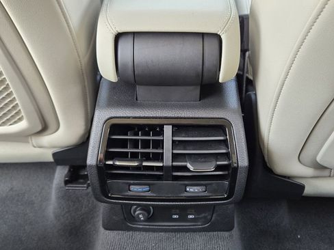 Certified 2025 Audi Q3 2.0T Premium w/ Convenience Package image 38