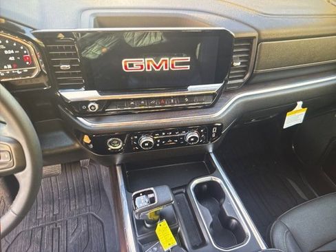 Used 2023 GMC Sierra 1500 SLT w/ SLT Premium Package image 9