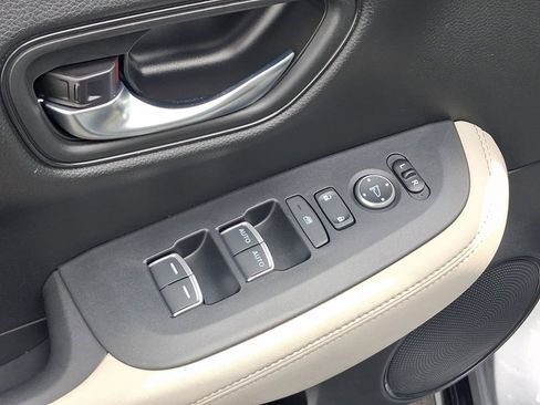 Used 2023 Honda HR-V EX-L image 13