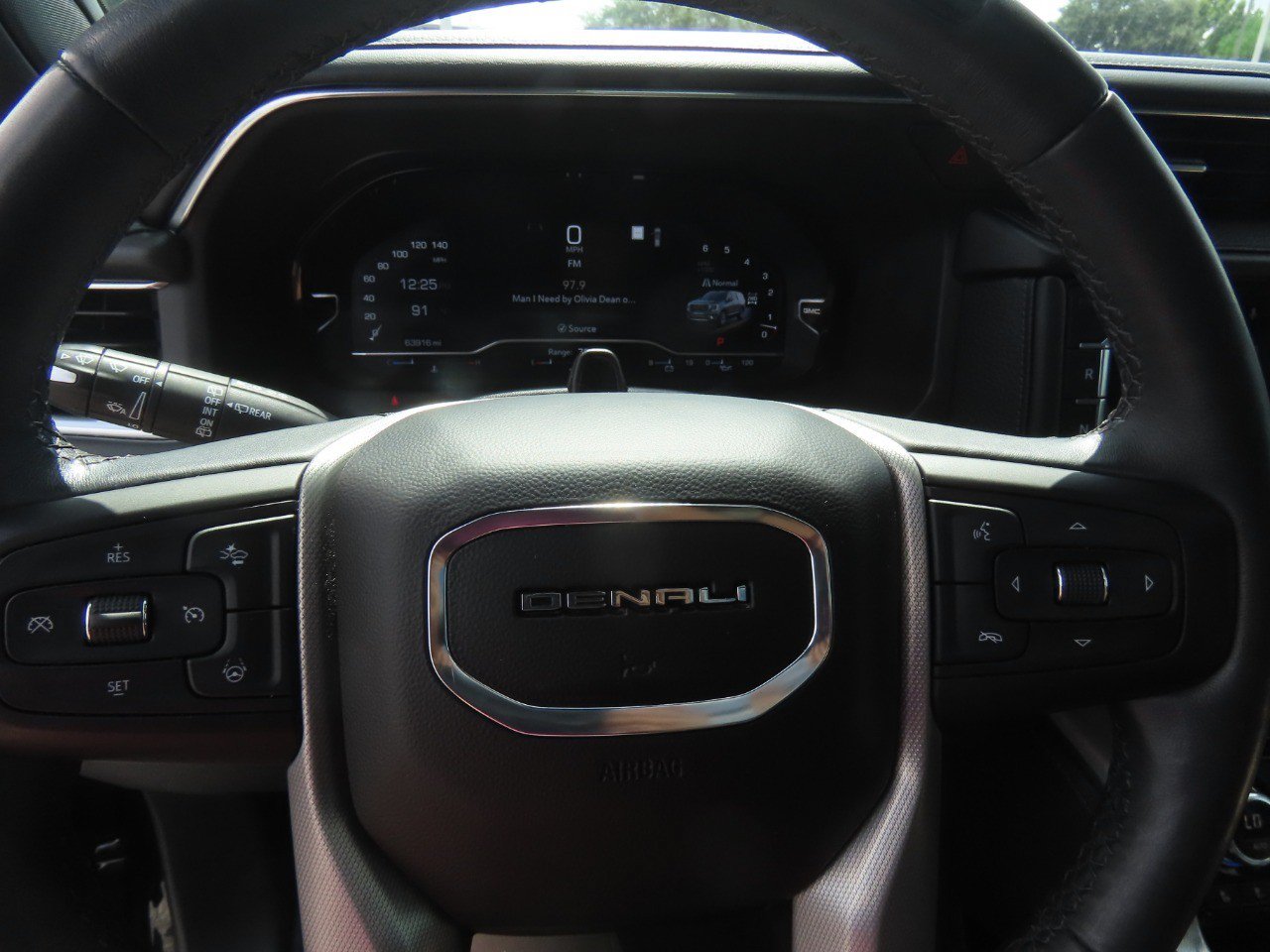 Used 2023 GMC Yukon XL Denali w/ Denali Reserve Package AWD/4WD image 30