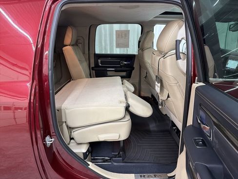 Used 2018 RAM 3500 Laramie Longhorn image 19