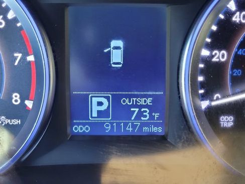 Used 2014 Toyota Highlander Plus FWD image 26