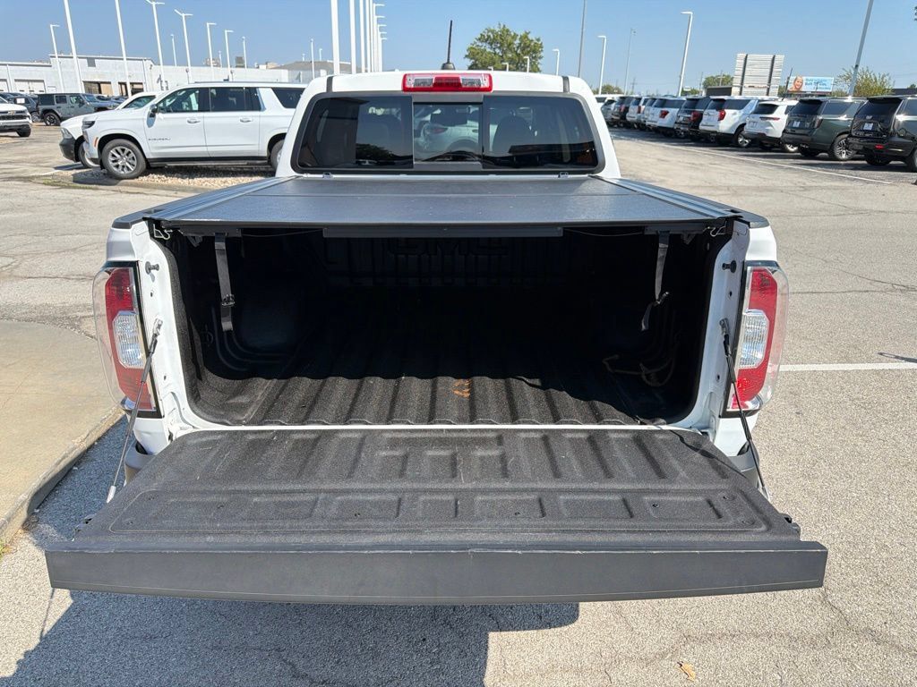 Used 2017 GMC Canyon SLT w/ Driver Alert Package AWD/4WD image 11