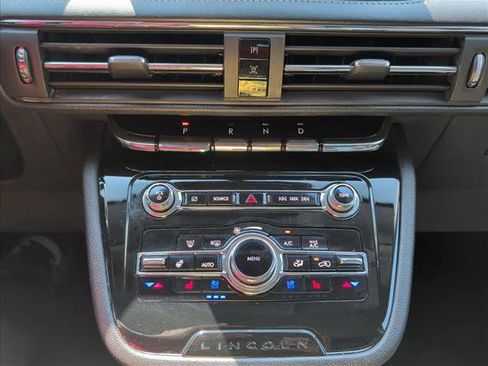 Used 2022 Lincoln Corsair AWD w/ Equipment Group 101A image 18