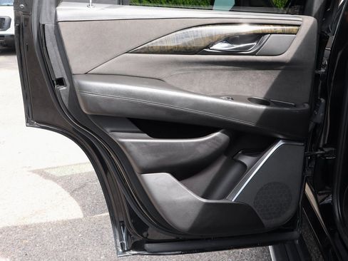 Used 2019 Cadillac Escalade Platinum image 39