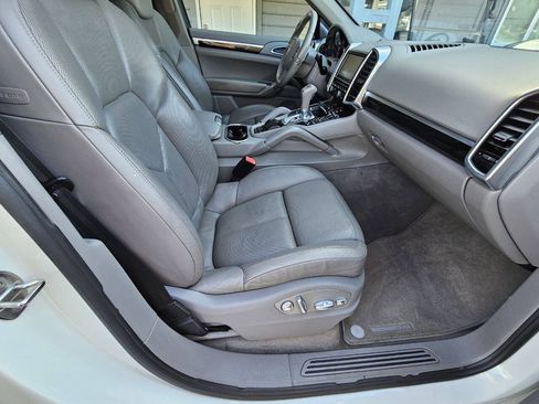 Used 2012 Porsche Cayenne AWD/4WD image 7