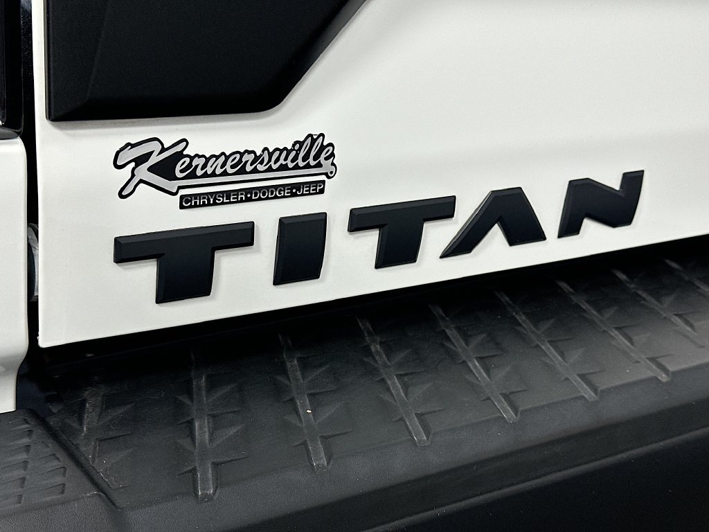 Used 2023 Nissan Titan PRO-4X w/ Pro-4x Convenience Package AWD/4WD image 29