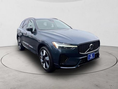 Certified 2024 Volvo XC60 T8 Ultimate w/ Climate Package AWD/4WD image 7