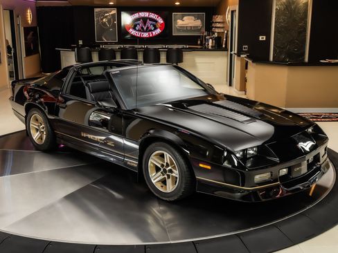 Used 1987 Chevrolet Camaro Z28 RWD image 11