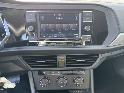 Used 2024 Volkswagen Jetta S image 29