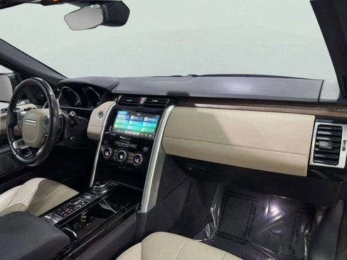 Used 2017 Land Rover Discovery HSE image 44