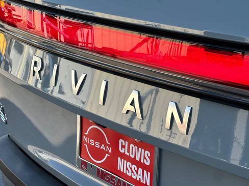 Used 2023 Rivian R1S Adventure AWD/4WD image 17