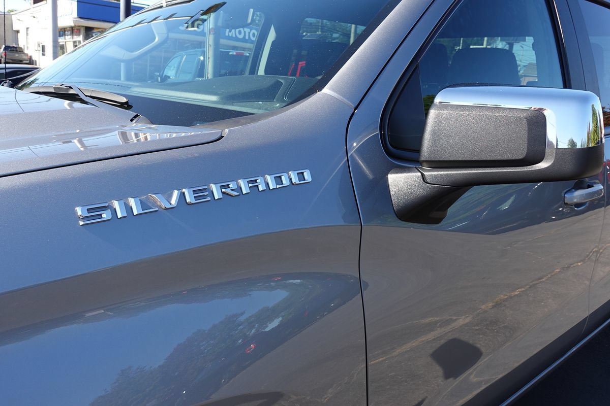 Used 2024 Chevrolet Silverado 1500 LT AWD/4WD image 9