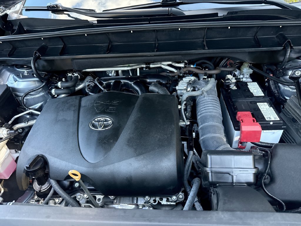 Used 2022 Toyota Highlander LE FWD image 17