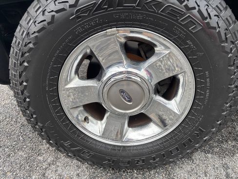 Used 2004 Ford Explorer Sport Trac XLT AWD/4WD image 31