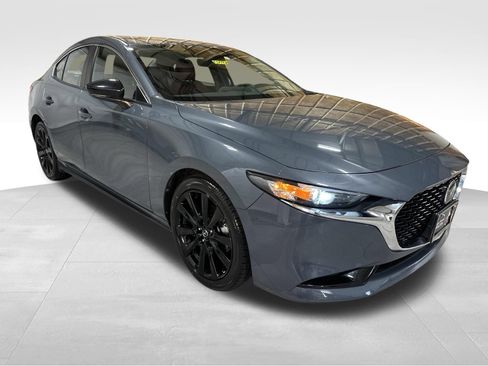 Used 2023 MAZDA MAZDA3 s FWD image 3