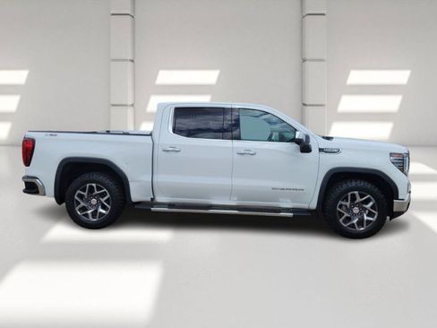Used 2023 GMC Sierra 1500 SLT w/ SLT Premium Package image 4