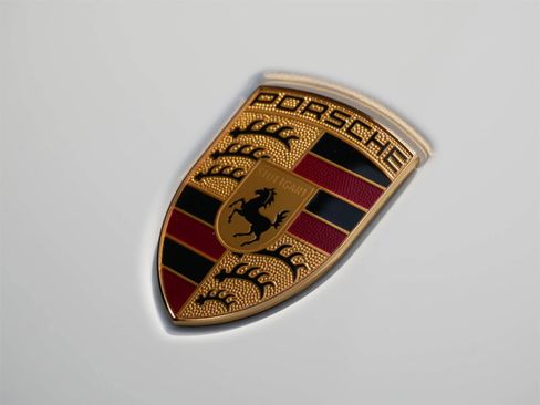 Used 2025 Porsche Macan image 23