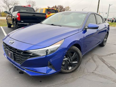 Used 2023 Hyundai Elantra SEL image 66