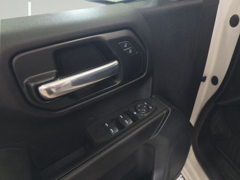Used 2021 Chevrolet Silverado 1500 Custom AWD/4WD image 11
