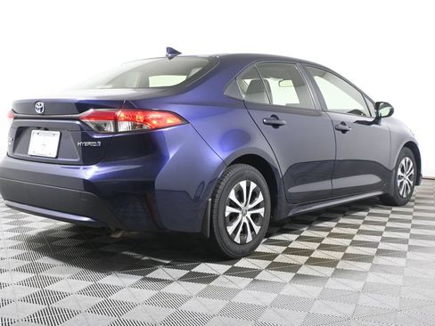 Used 2022 Toyota Corolla LE w/ Premium Interior Package FWD image 7