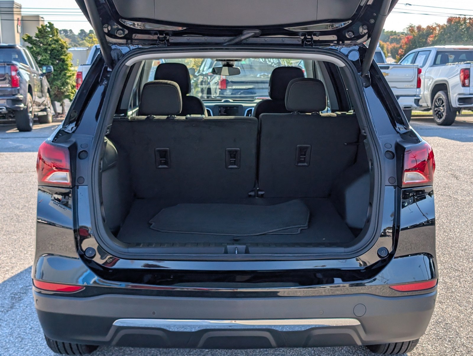 Used 2023 Chevrolet Equinox LT FWD image 14
