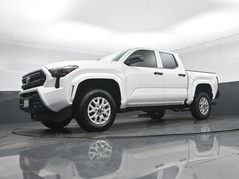 Used 2025 Toyota Tacoma SR RWD image 56
