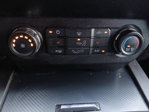 Used 2019 Ford F150 XLT w/ Equipment Group 302A Luxury AWD/4WD image 4