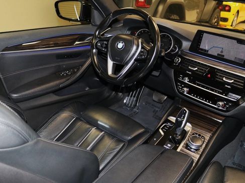 Used 2018 BMW 530i image 14