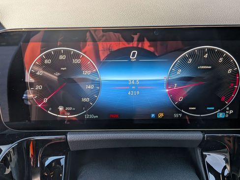 Certified 2025 Mercedes-Benz GLA 250 4MATIC image 18