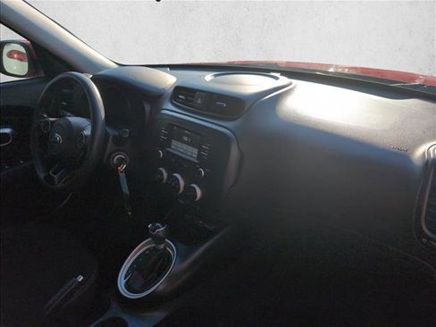 Used 2019 Kia Soul Base image 23