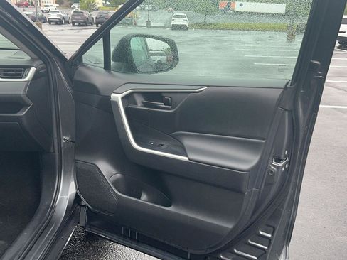Certified 2021 Toyota RAV4 LE AWD/4WD image 27