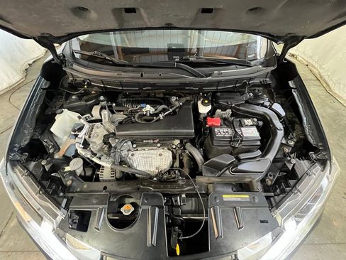 Used 2020 Nissan Rogue SV image 28