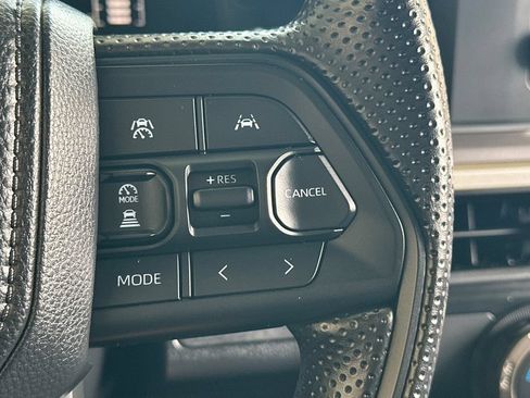 Used 2025 Toyota Tacoma SR5 AWD/4WD image 26