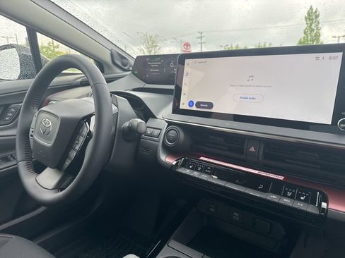 New 2026 Toyota Prius Plug-In Hybrid FWD image 7