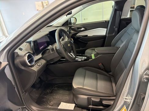 New 2026 Chevrolet Trax LT w/ Driver Confidence Package image 10