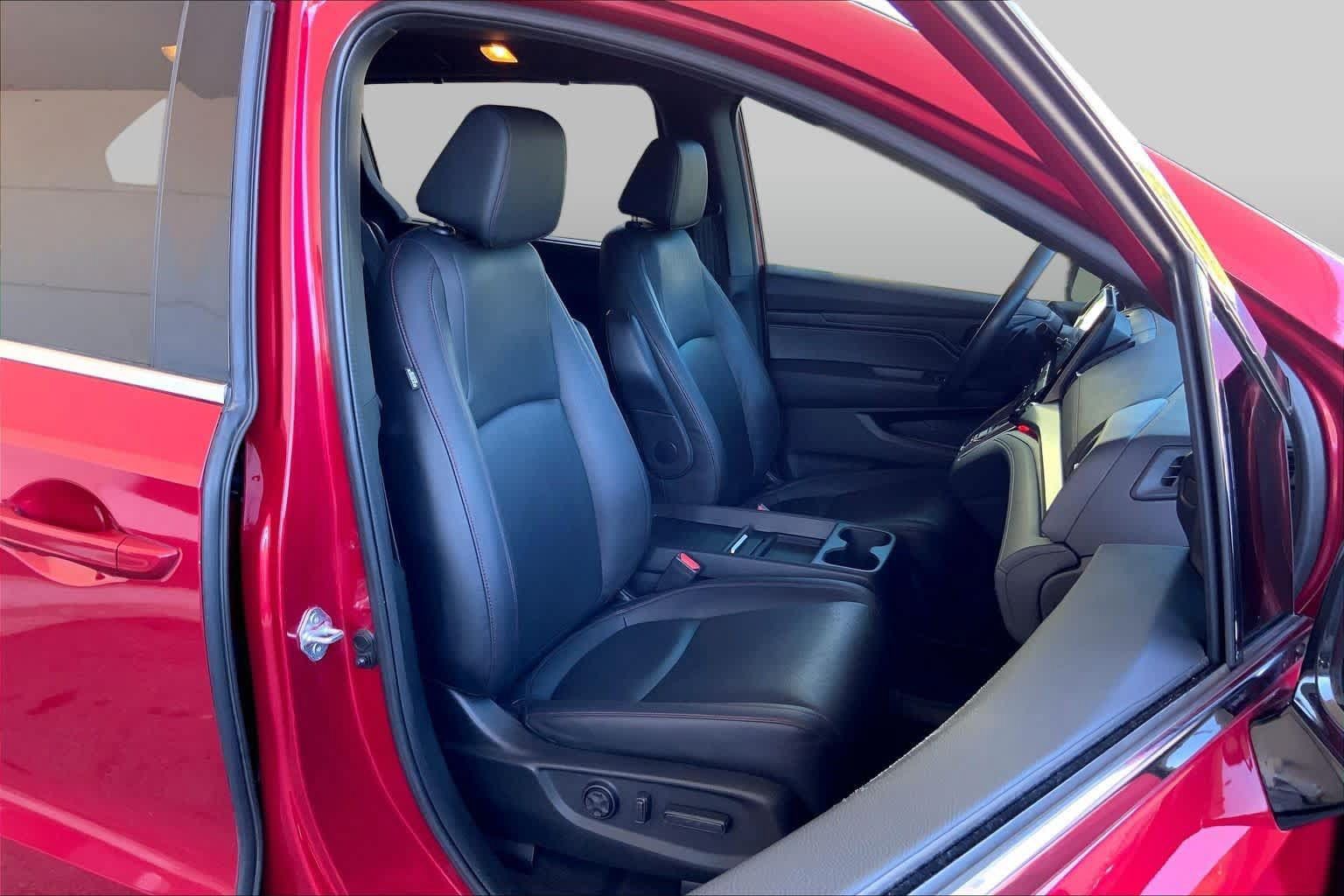 Used 2023 Honda Odyssey Sport image 9