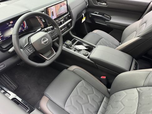 New 2026 Nissan Pathfinder Platinum AWD/4WD image 35
