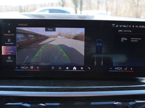 Used 2024 BMW X5 xDrive40i w/ M Sport Package image 18