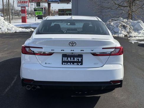 Used 2025 Toyota Camry SE image 21
