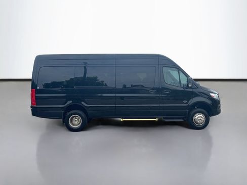 Used 2023 Mercedes-Benz Sprinter 3500 image 3