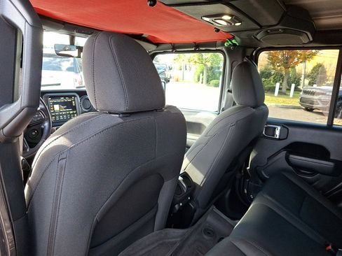 Certified 2022 Jeep Gladiator Sport image 21