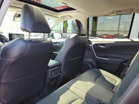 Used 2021 Toyota RAV4 XLE Premium AWD/4WD image 14