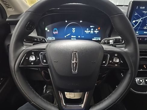 Used 2023 Lincoln Corsair AWD image 23