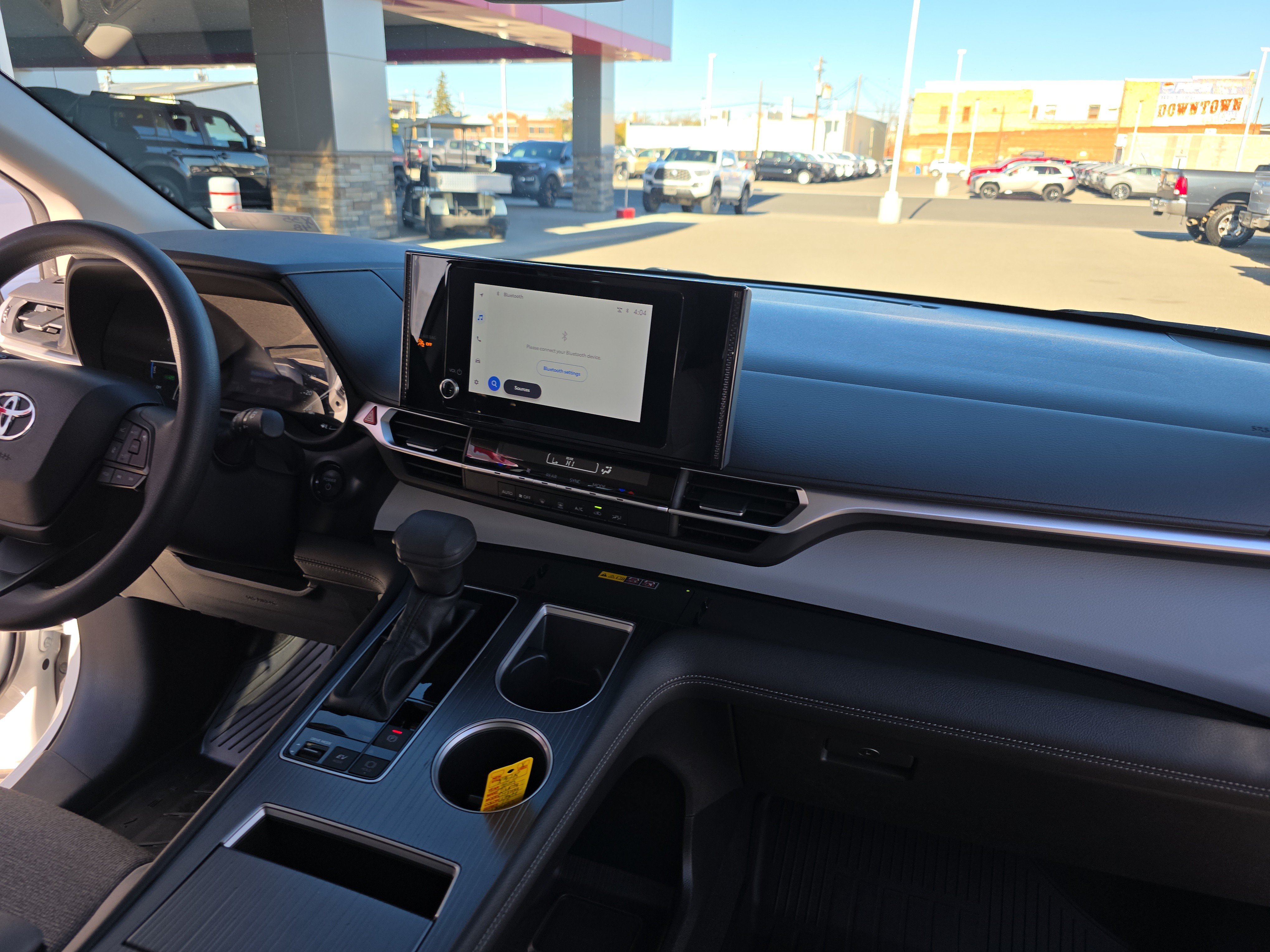 Used 2025 Toyota Sienna LE AWD/4WD image 20