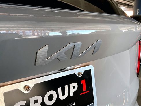 Used 2023 Kia Sorento SX image 30