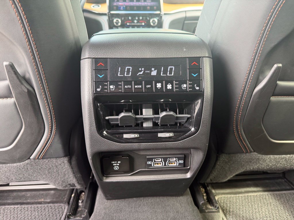 Used 2022 Jeep Grand Cherokee Summit AWD/4WD image 22